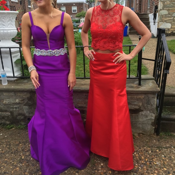 red prom dress - Picture 1 of 2